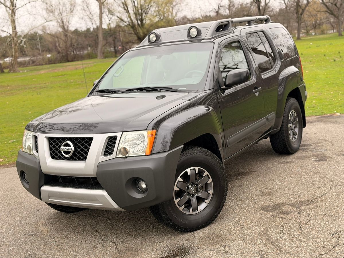 View vehicle photo 2