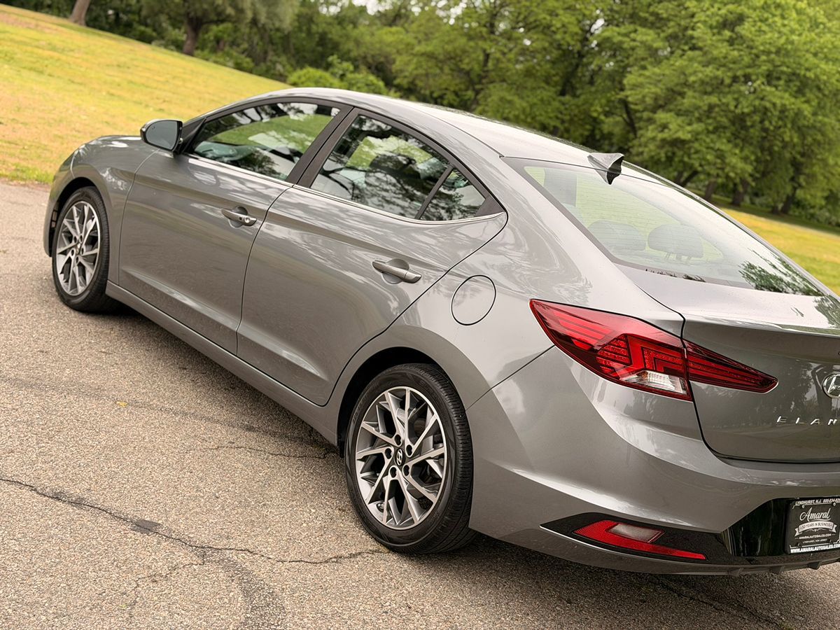 2019 Hyundai Elantra Limited - Photo 14