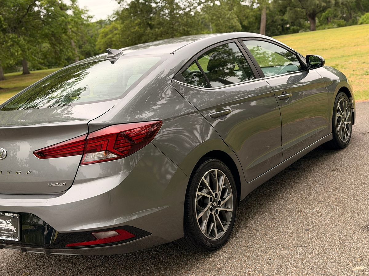 2019 Hyundai Elantra Limited - Photo 16