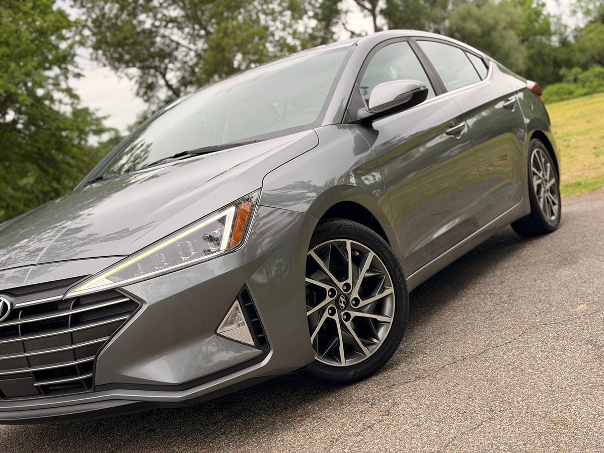 2019 Hyundai Elantra Limited - Photo 10