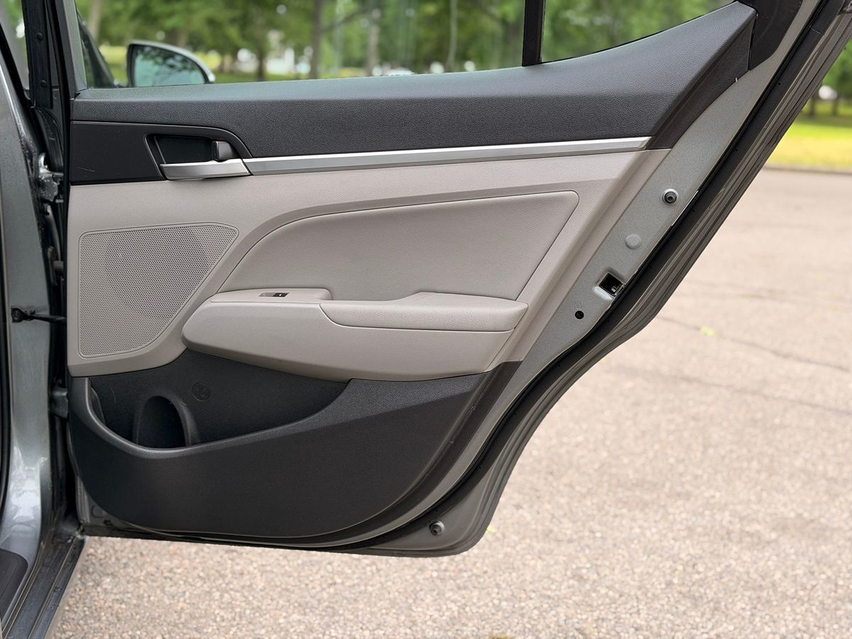 2019 Hyundai Elantra Limited - Photo 38