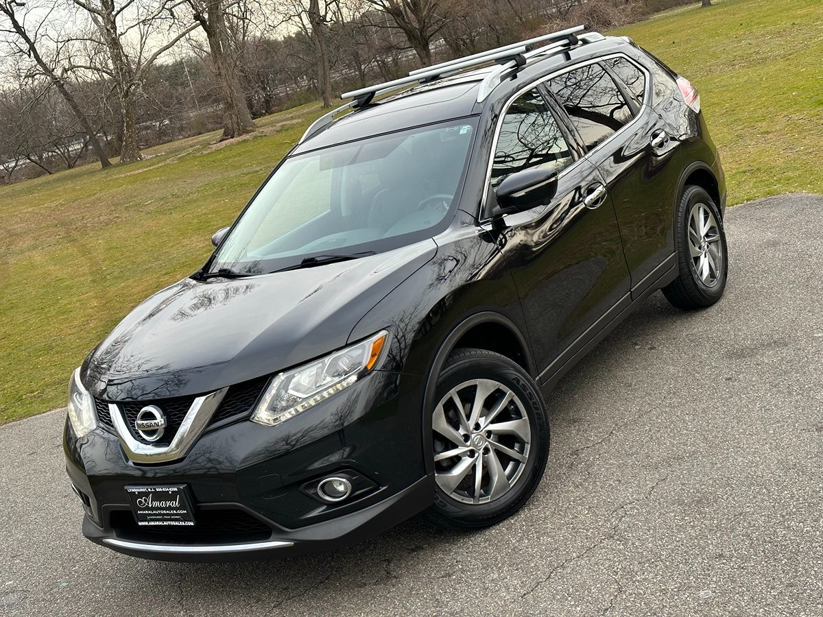 2014 Nissan Rogue SL photo 2