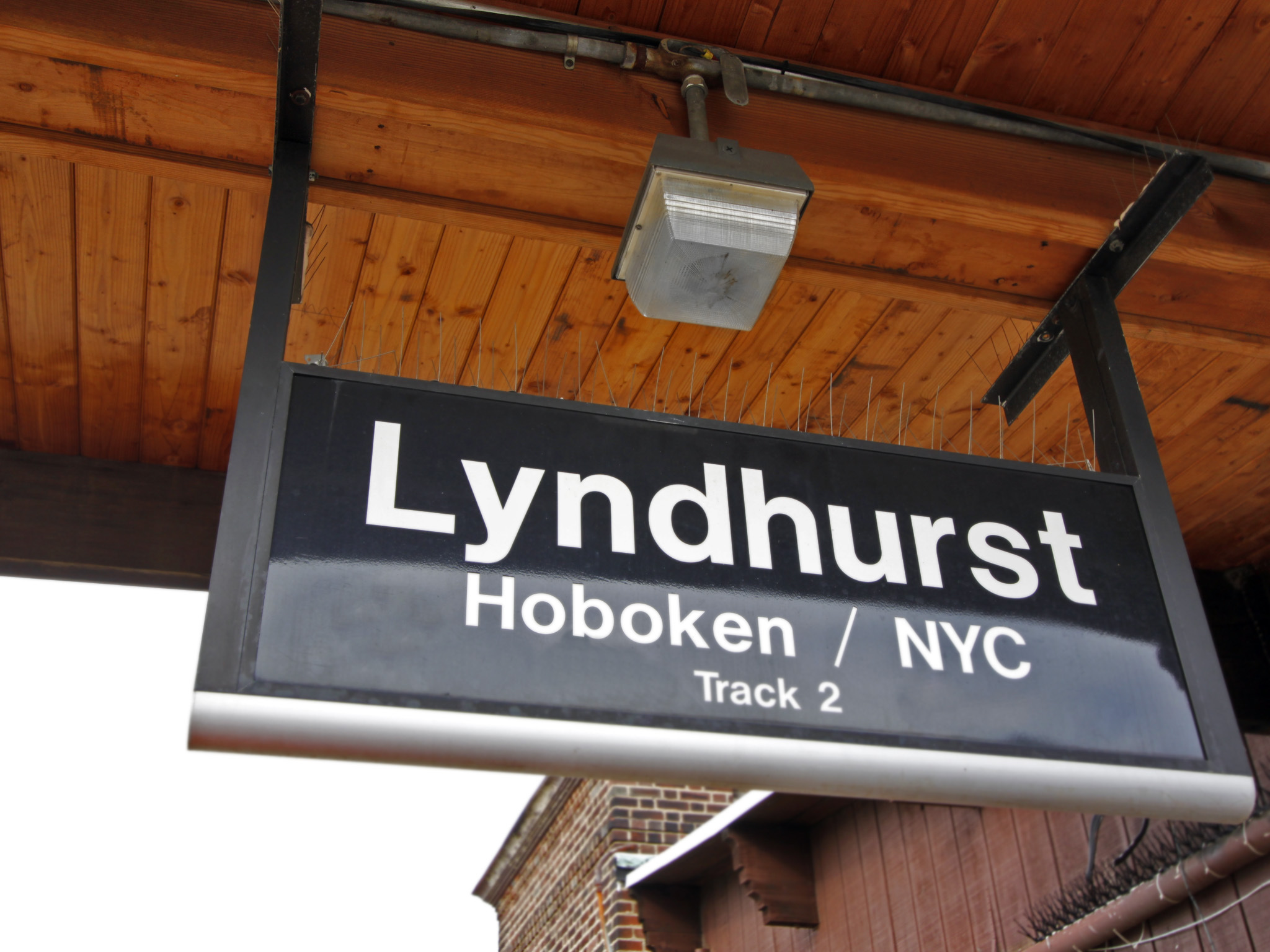 NYC Commuters/ Work or Park In Lyndhurst?