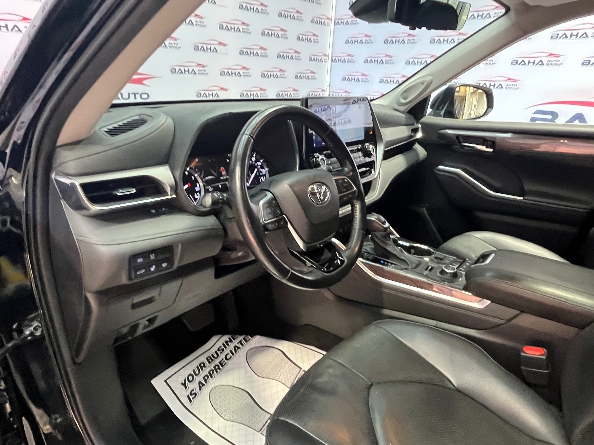 Sold 2021 Toyota Highlander Platinum in Burbank