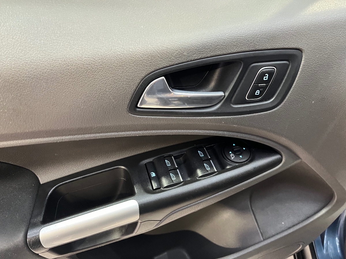 2020 Ford Transit XLT photo 26