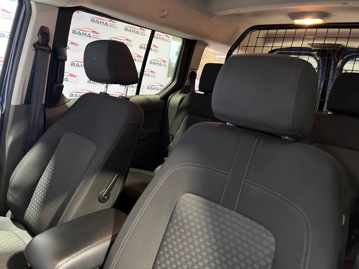 2020 Ford Transit XLT photo 27