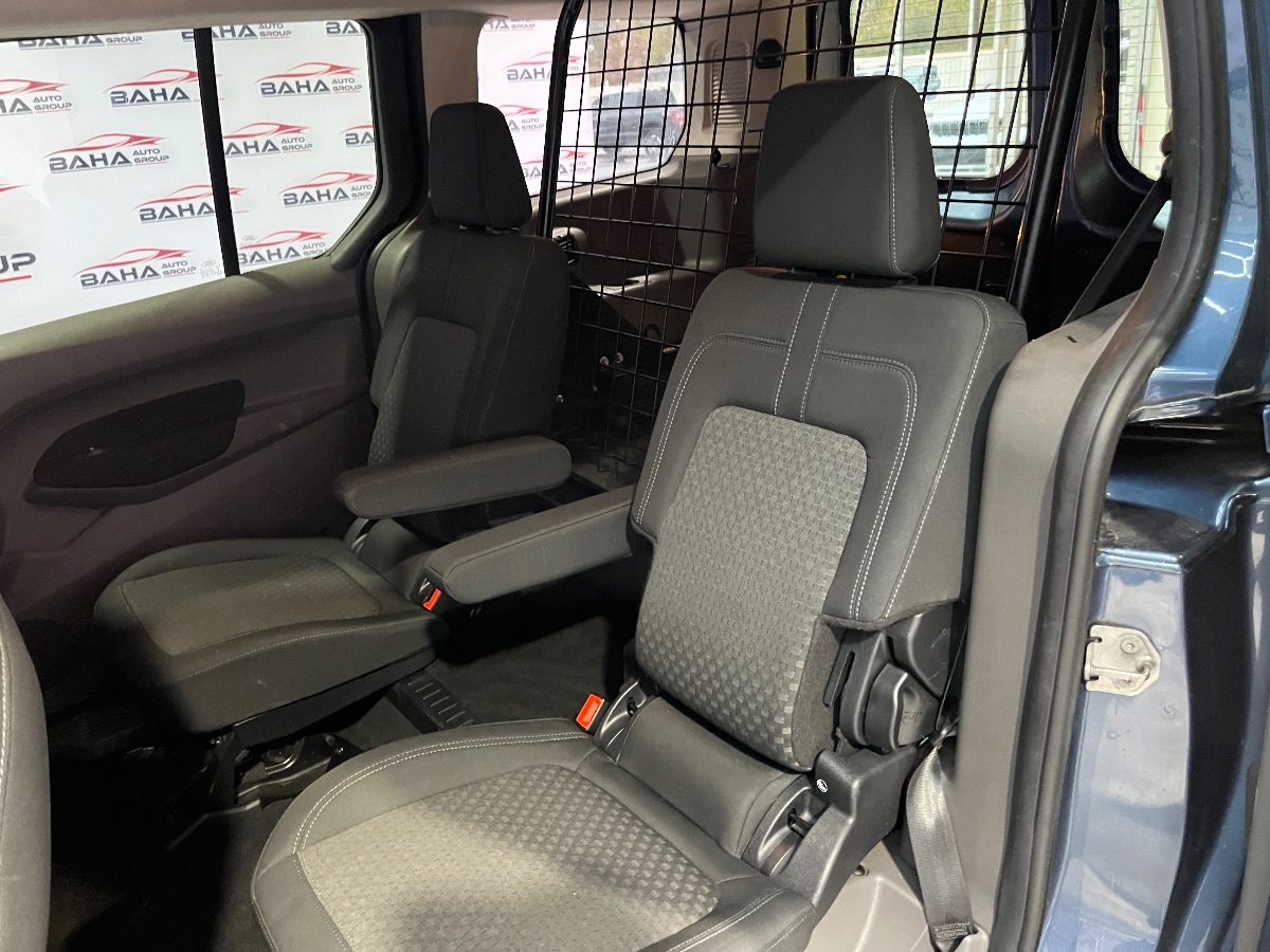 2020 Ford Transit XLT photo 30
