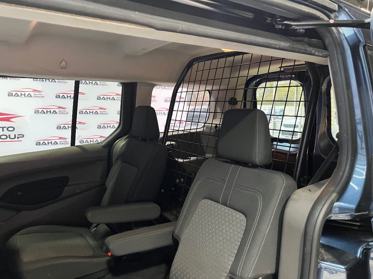 2020 Ford Transit XLT photo 31