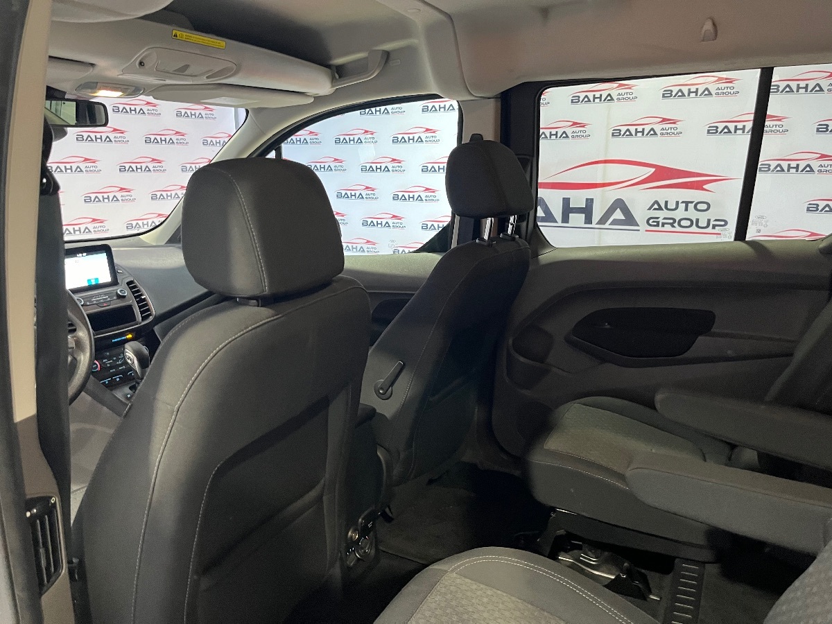 2020 Ford Transit XLT photo 32