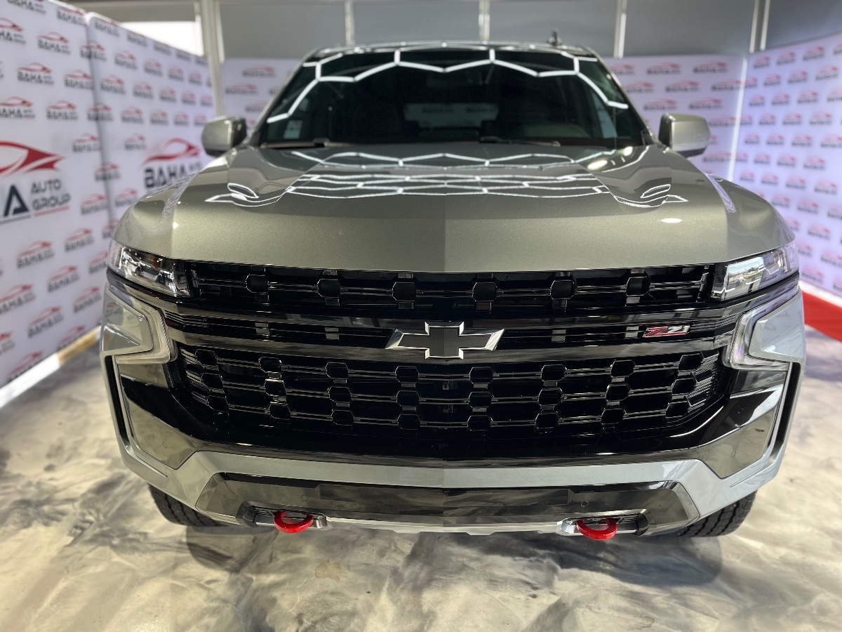 2024 Chevrolet Suburban Z71 photo 3