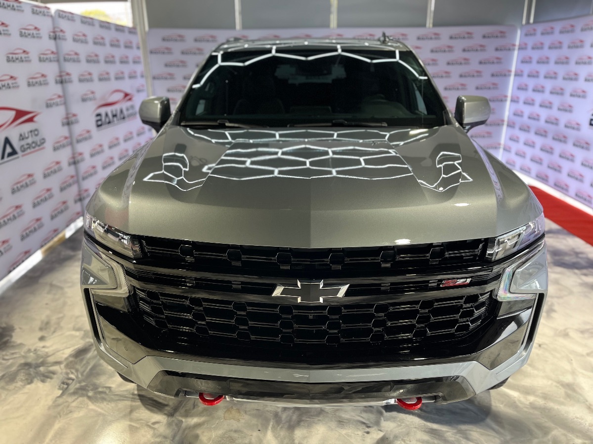 2024 Chevrolet Suburban Z71 photo 4