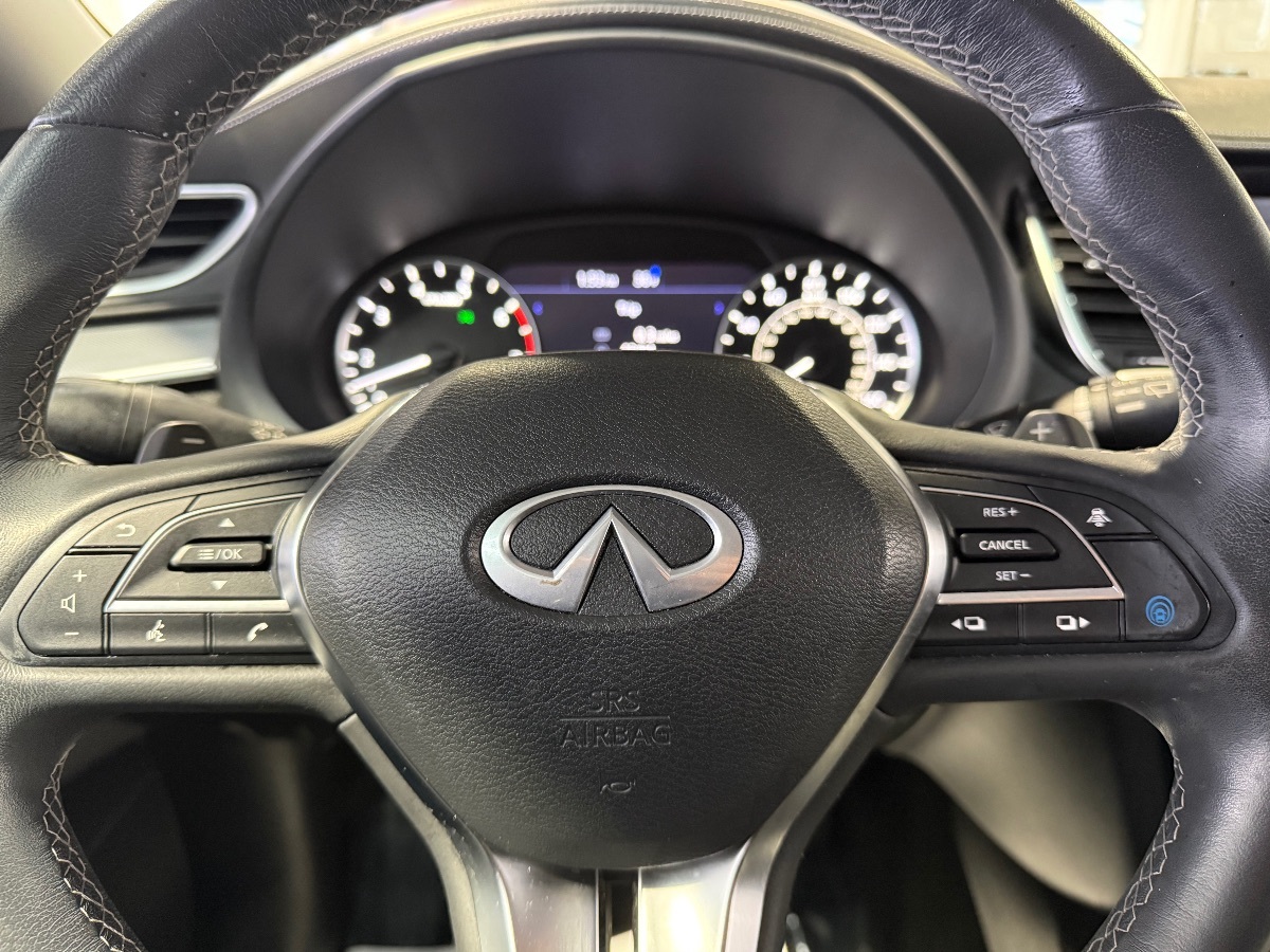 2021 Infiniti QX50 Luxe AWD photo 9