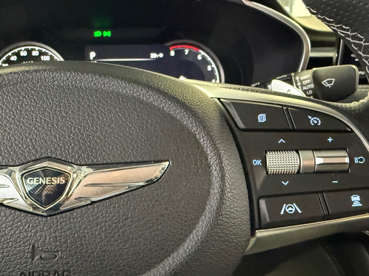 2022 Genesis G70 2.0T photo 12