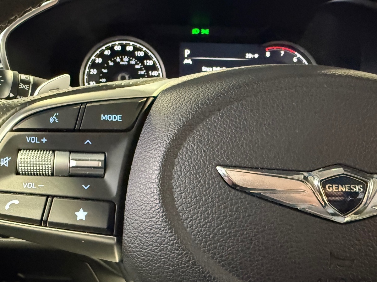 2022 Genesis G70 2.0T photo 13