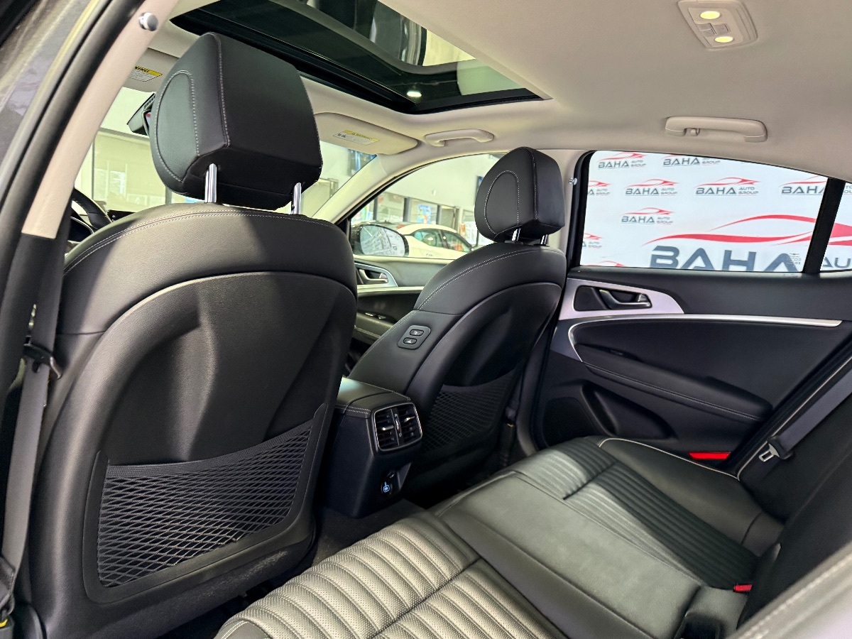 2022 Genesis G70 2.0T photo 27