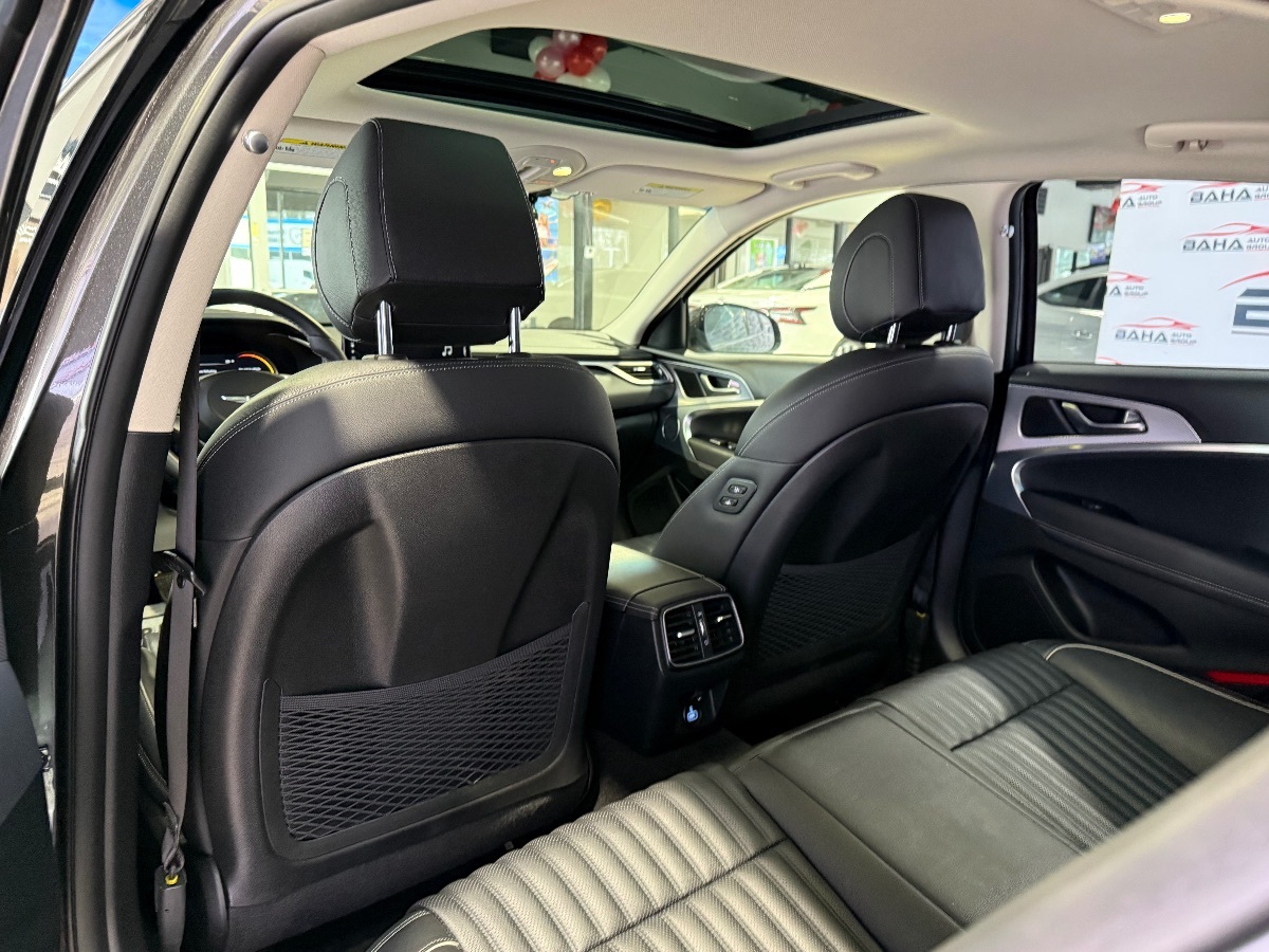 2022 Genesis G70 2.0T photo 28