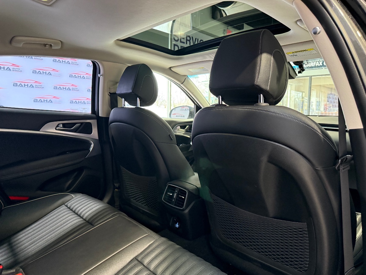 2022 Genesis G70 2.0T photo 29