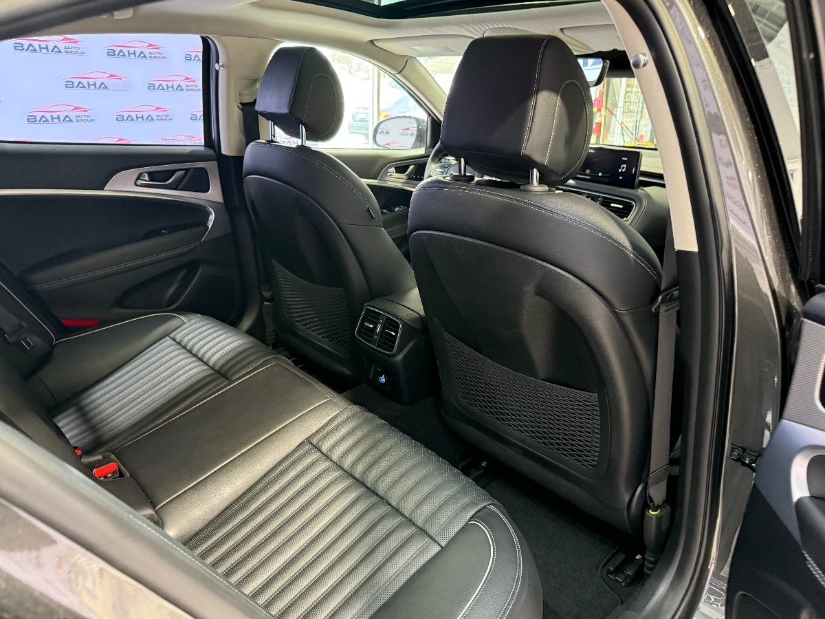 2022 Genesis G70 2.0T photo 30