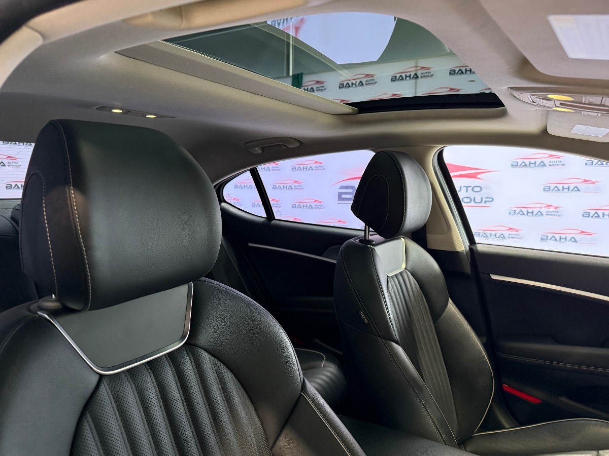 2022 Genesis G70 2.0T photo 33