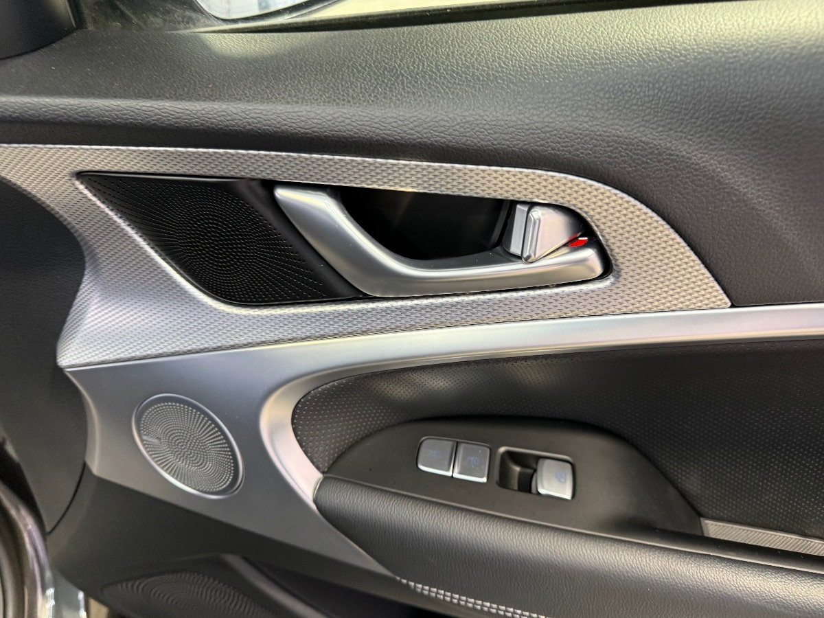 2022 Genesis G70 2.0T photo 34