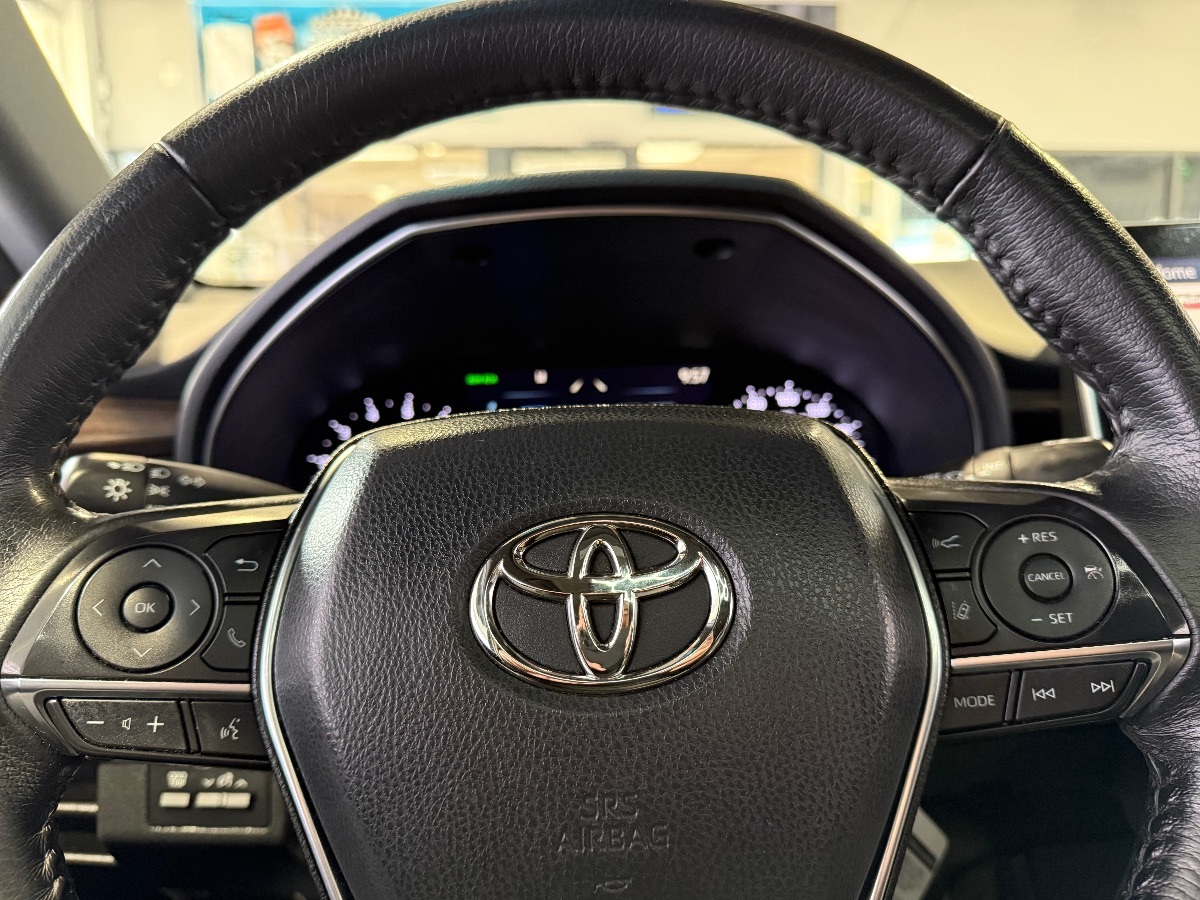 2022 Toyota Avalon XLE photo 9