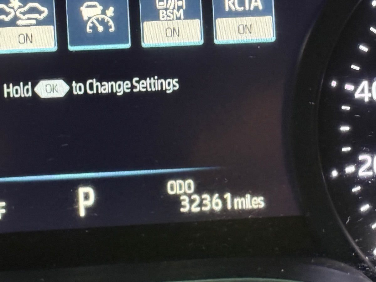 2022 Toyota Avalon XLE photo 11