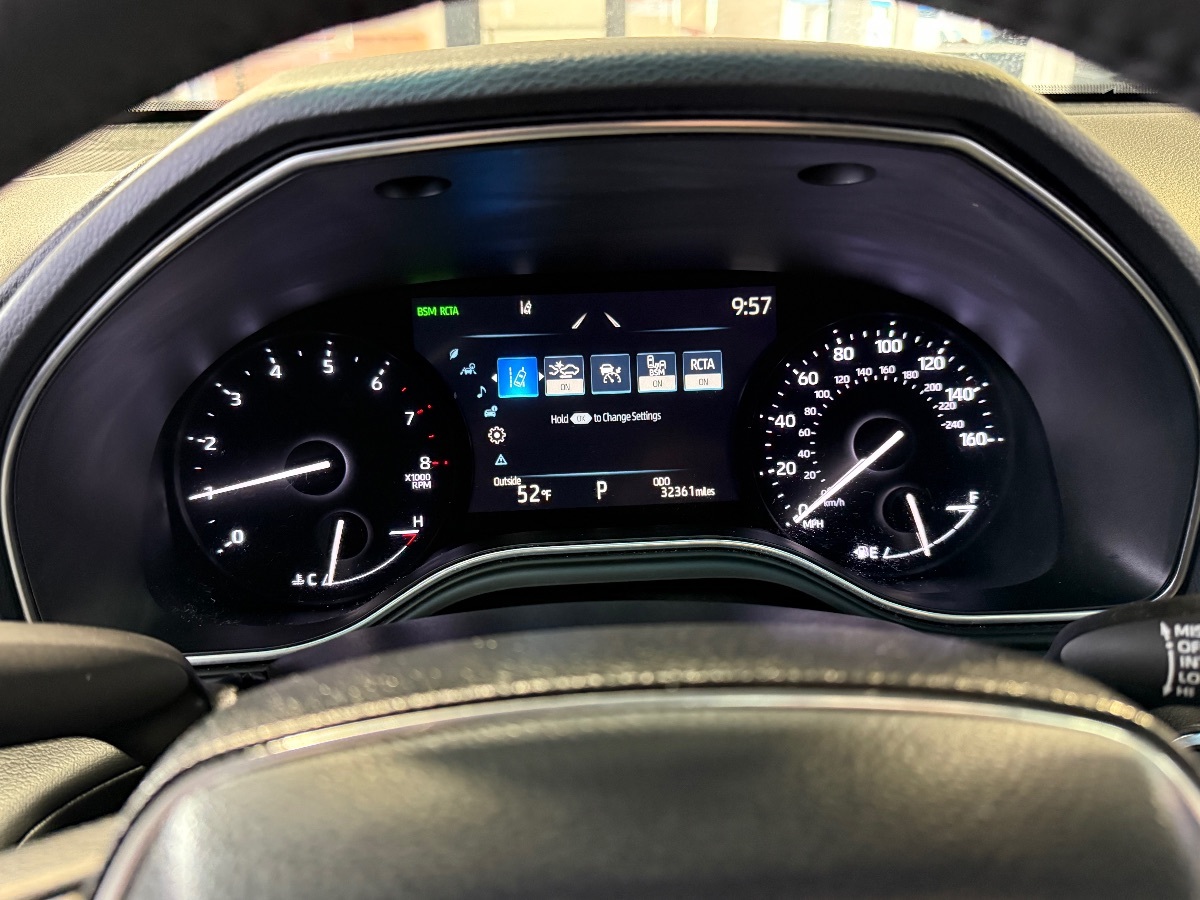 2022 Toyota Avalon XLE photo 12