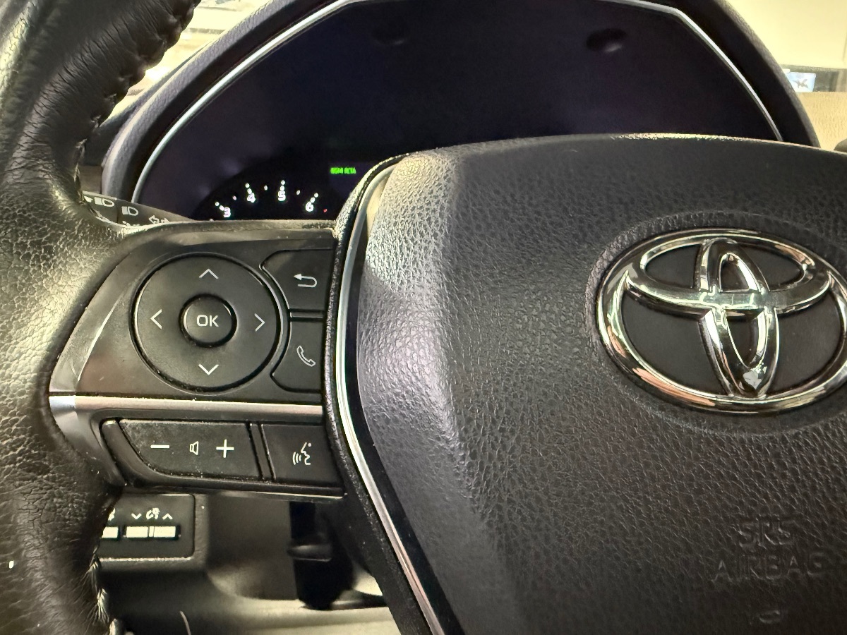 2022 Toyota Avalon XLE photo 14