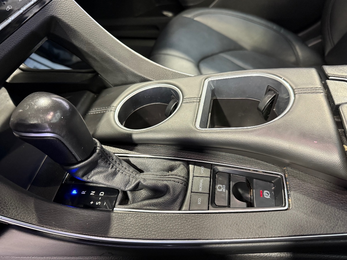 2022 Toyota Avalon XLE photo 19