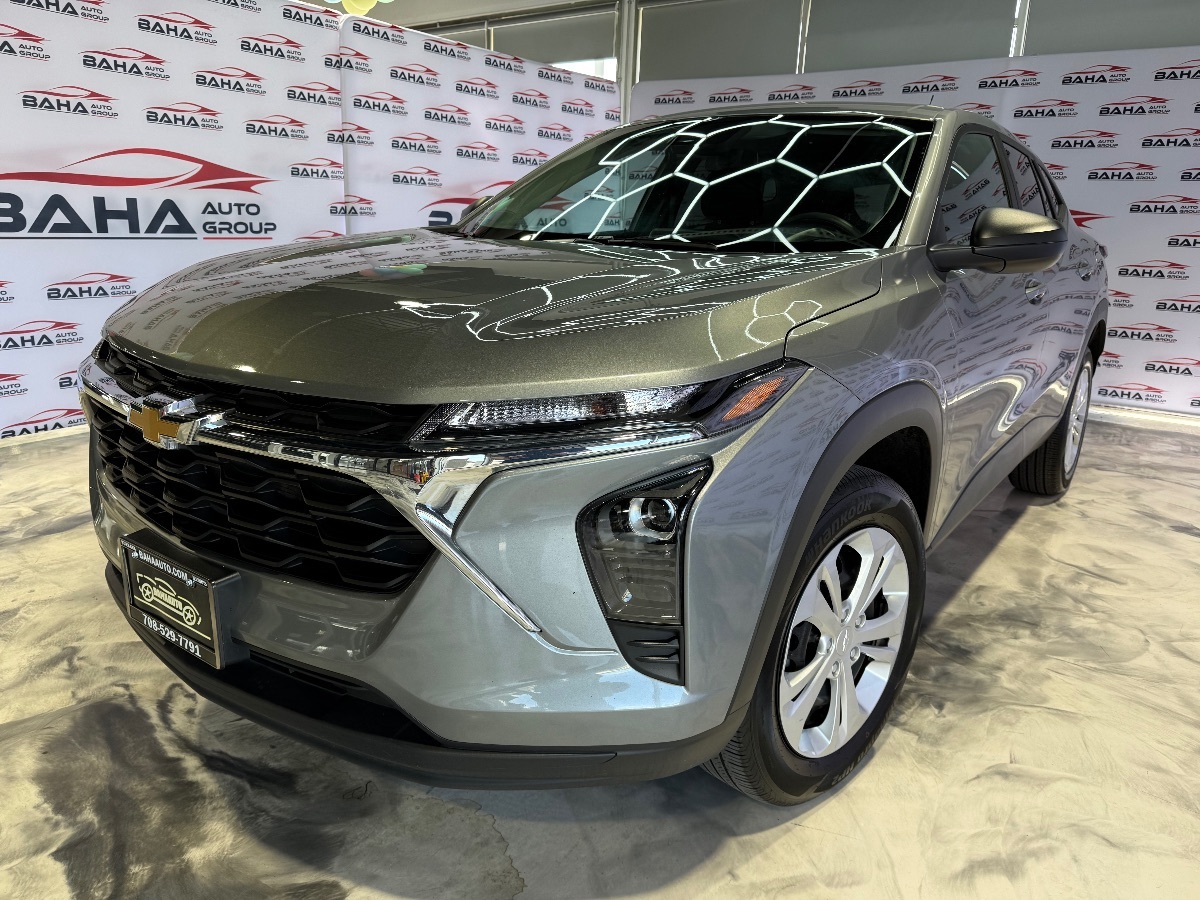 2024 Chevrolet Trax LS - Photo 2