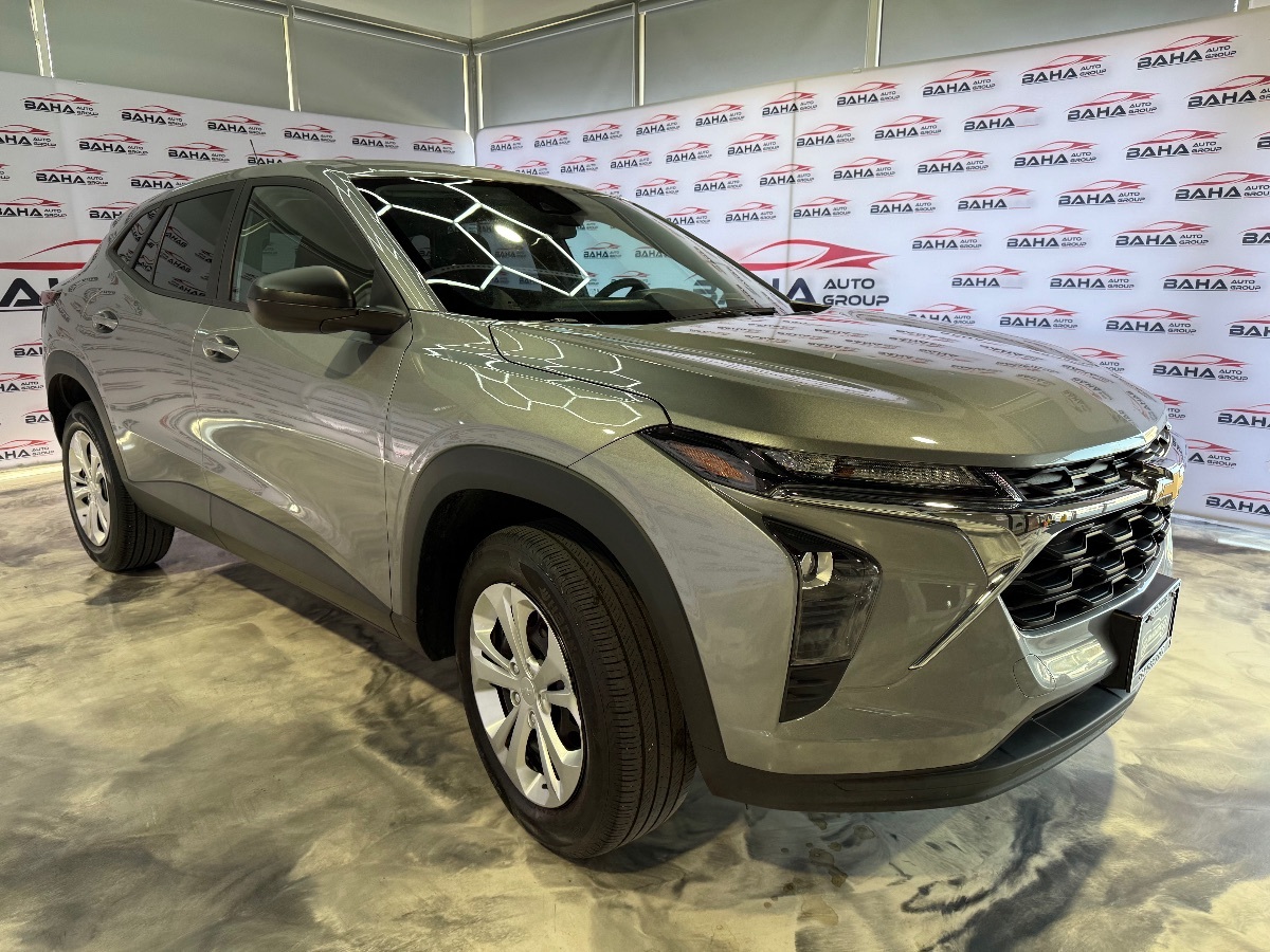 2024 Chevrolet Trax LS - Photo 5