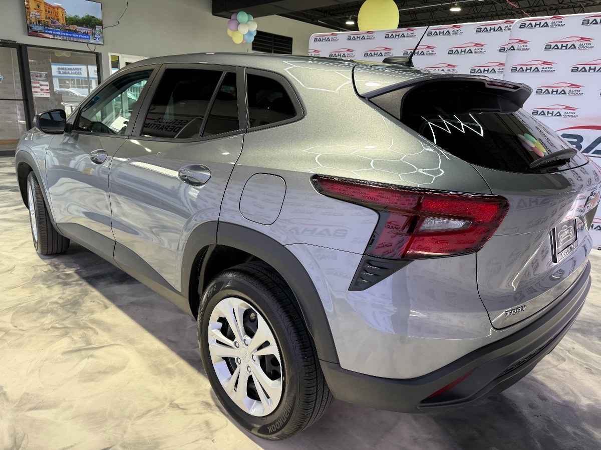 2024 Chevrolet Trax LS - Photo 8