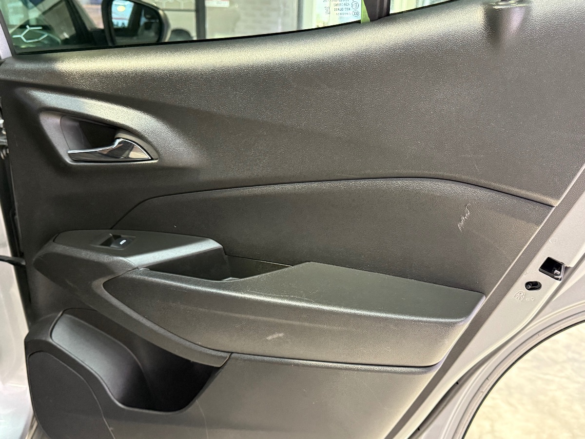 2024 Chevrolet Trax LS - Photo 40