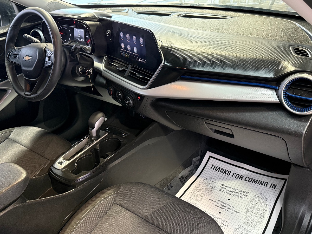 2024 Chevrolet Trax LS - Photo 43