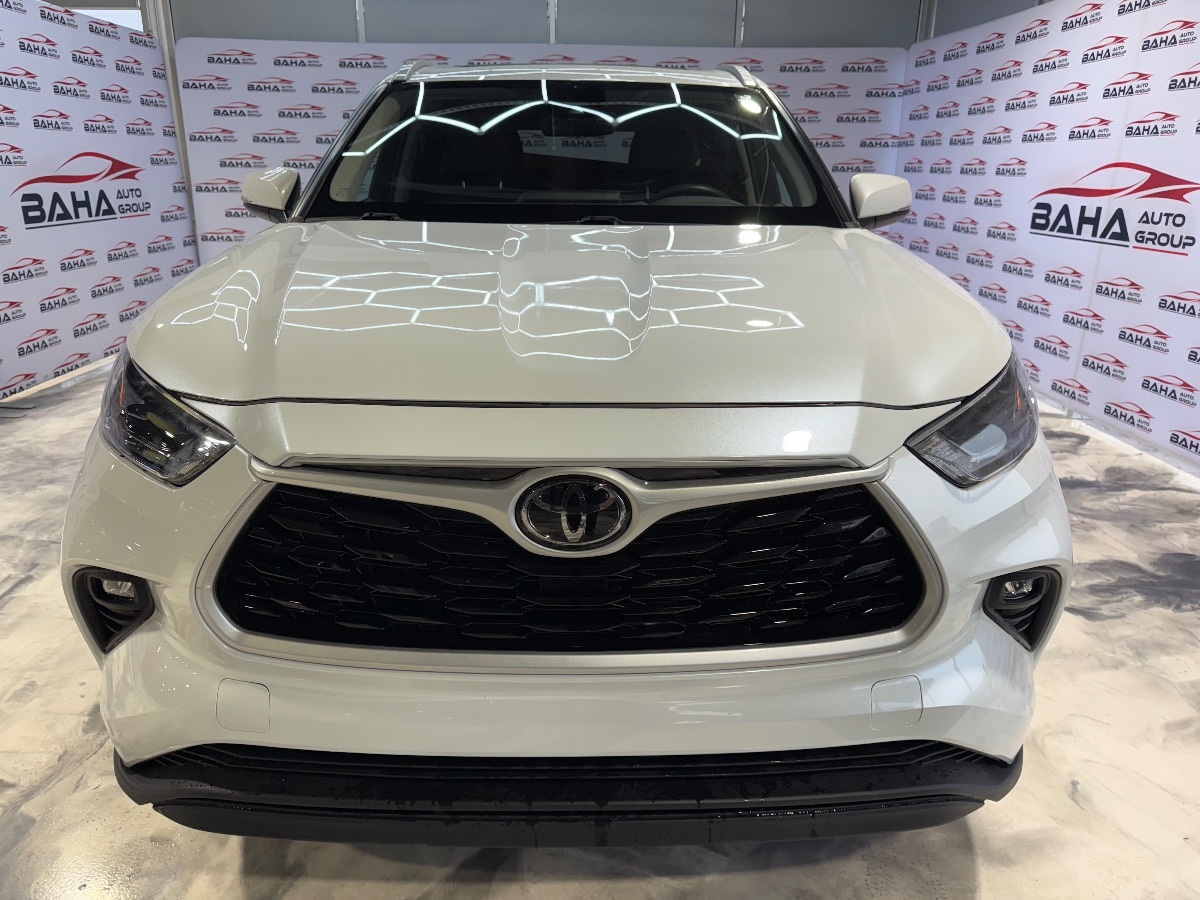 2023 Toyota Highlander XLE photo 4
