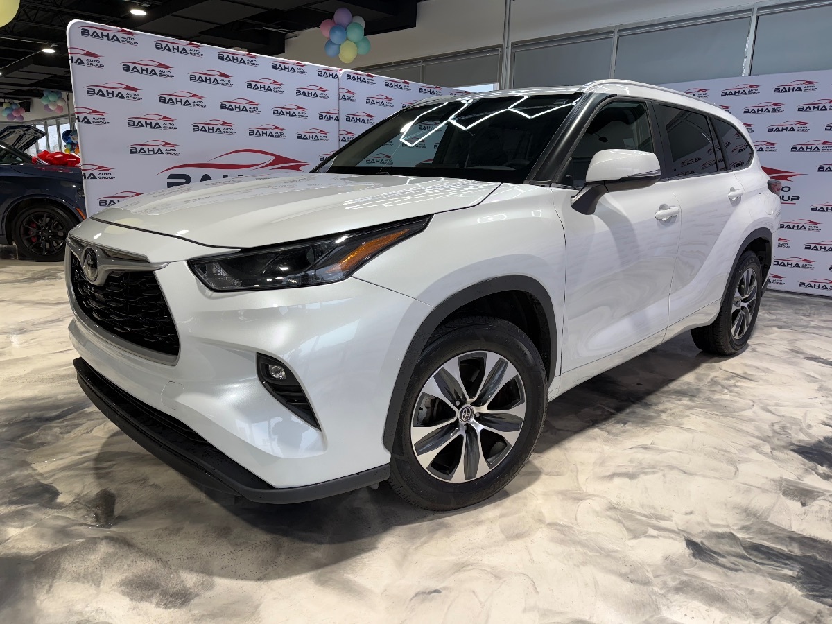 2023 Toyota Highlander XLE photo 2