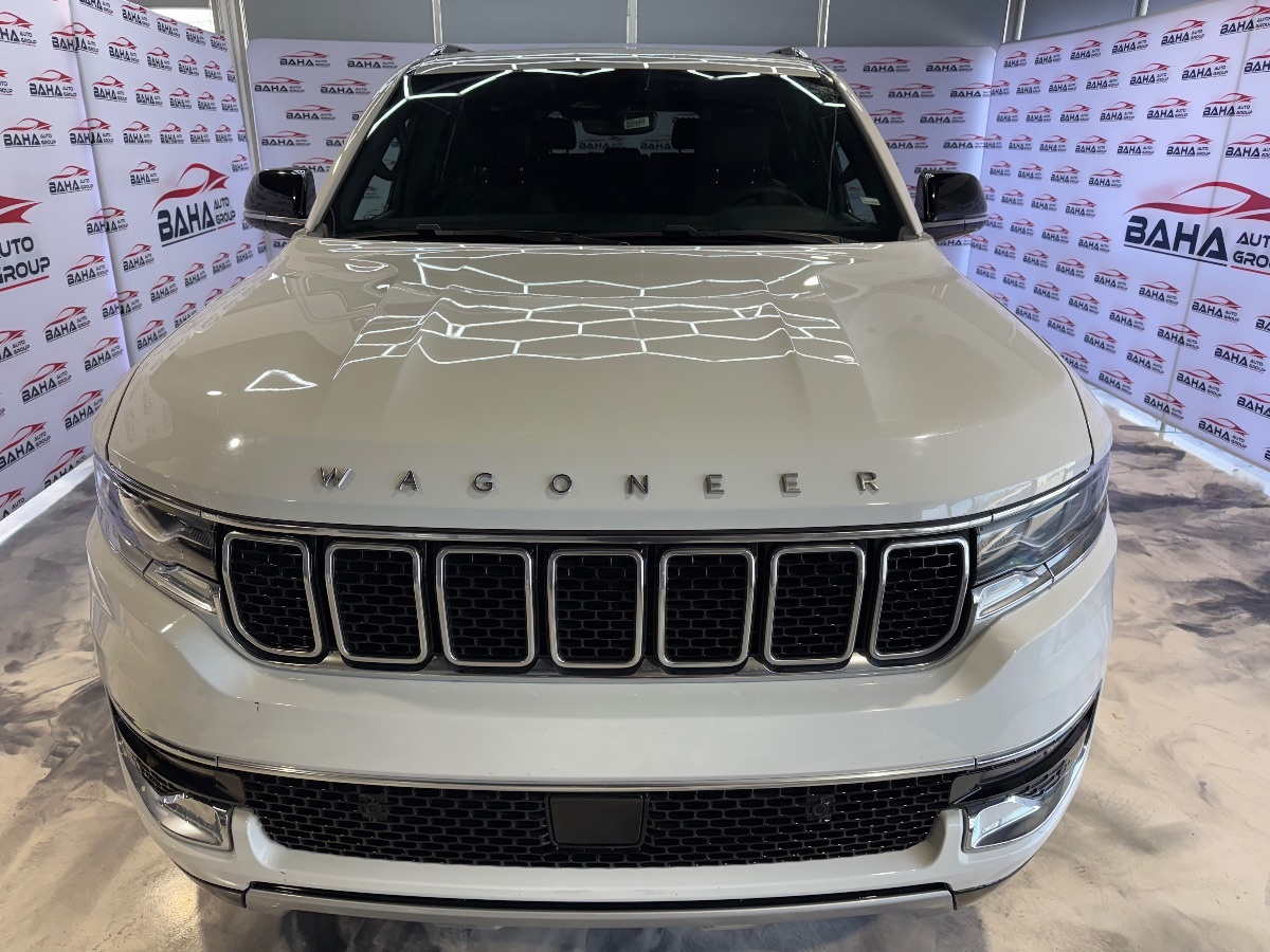2024 Jeep Wagoneer L Series II photo 4