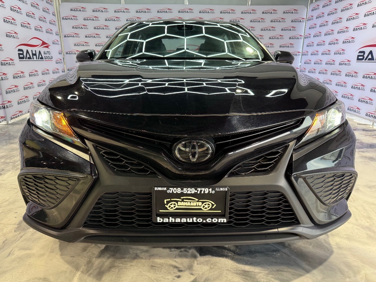 2023 Toyota Camry SE photo 3