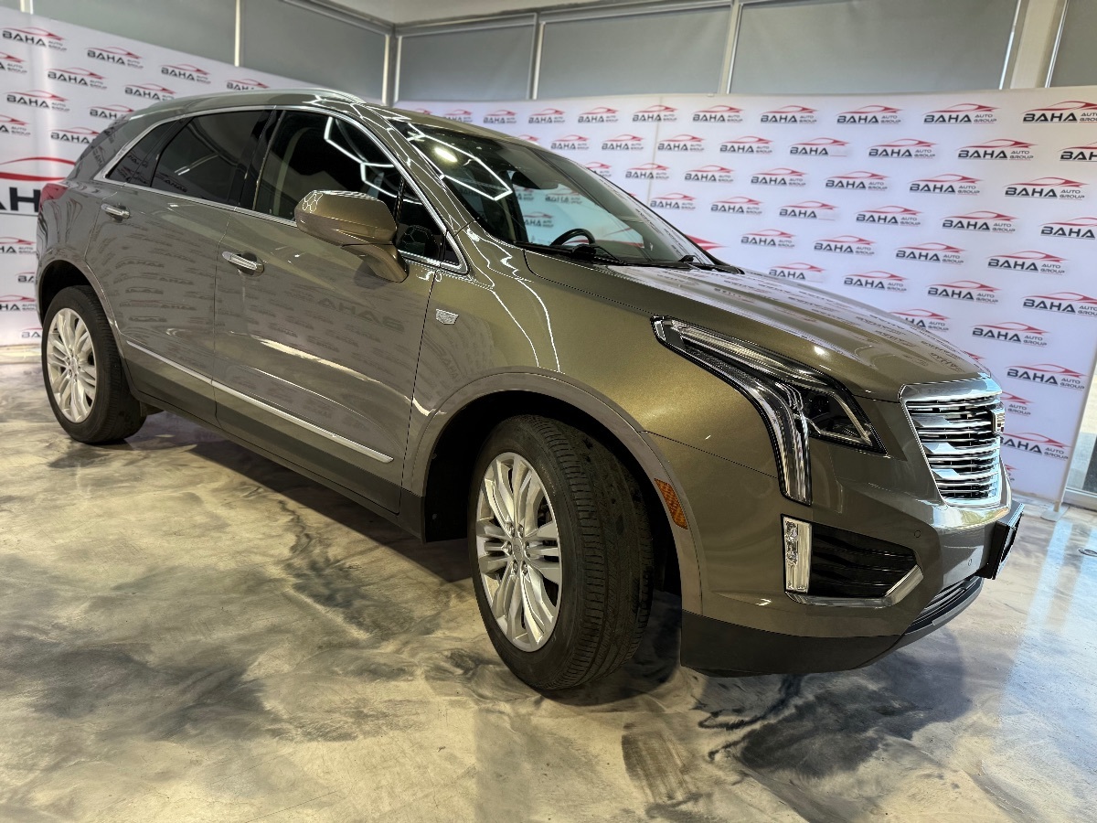 2019 Cadillac XT5 Premium Luxury photo 3