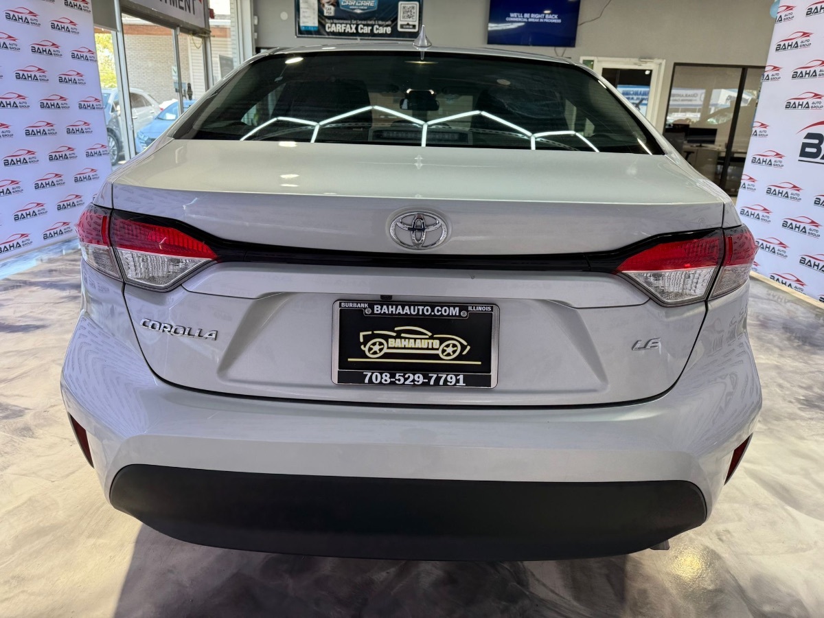 2023 Toyota Corolla LE photo 3