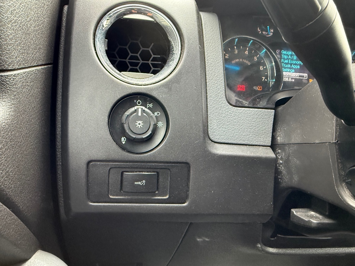 2013 Ford F-150 XL photo 11
