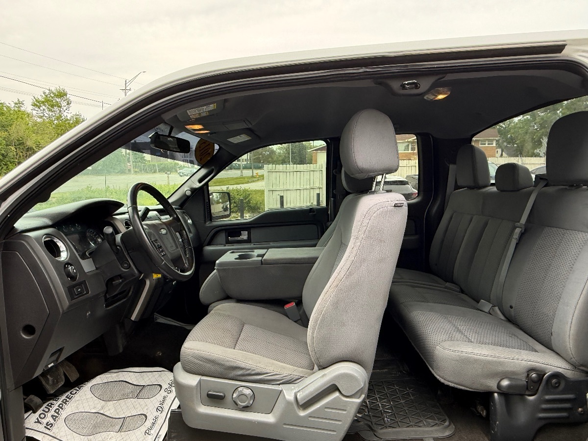 2013 Ford F-150 XL photo 19