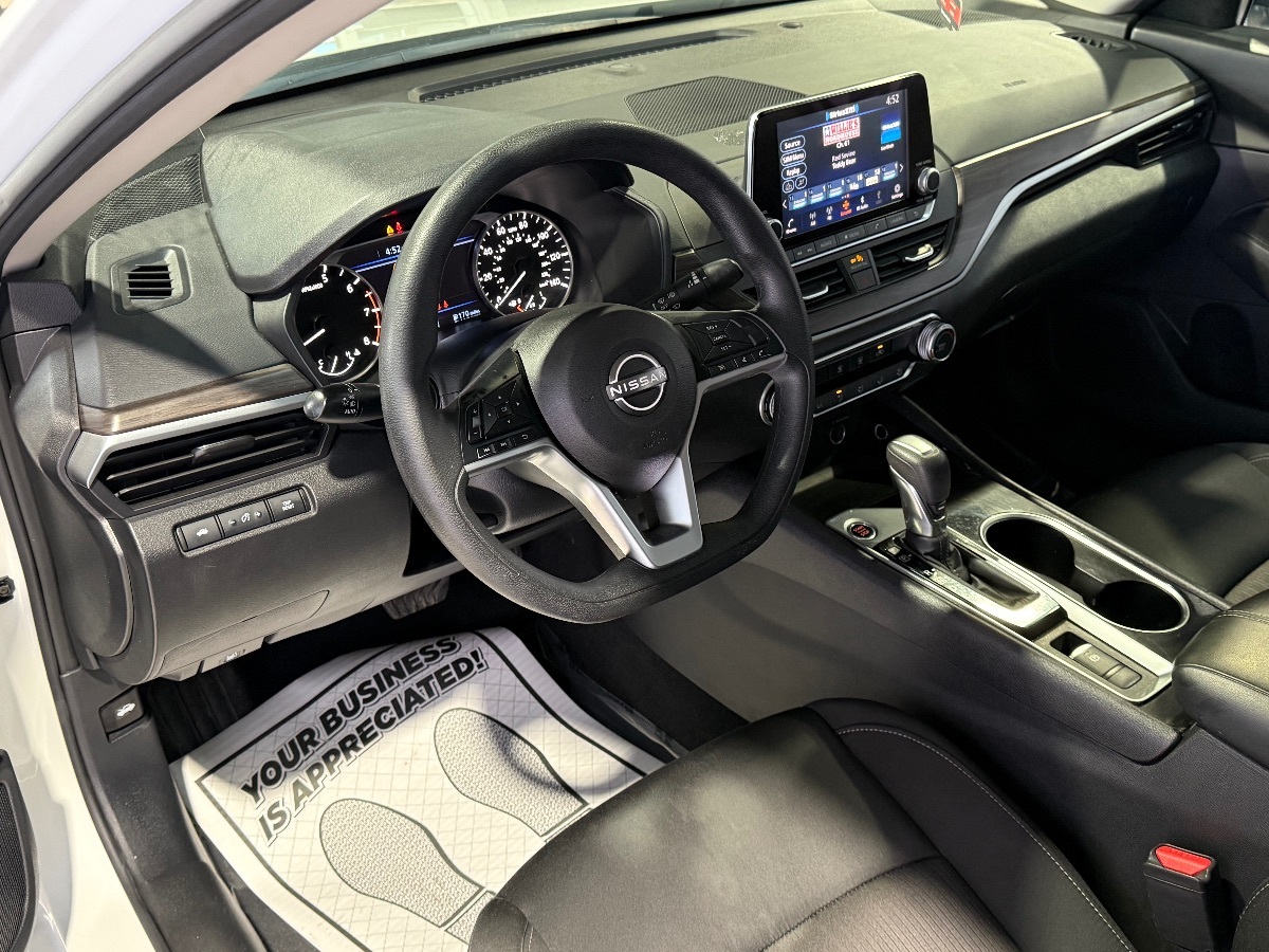 2024 Nissan Altima 2.5 SV photo 32