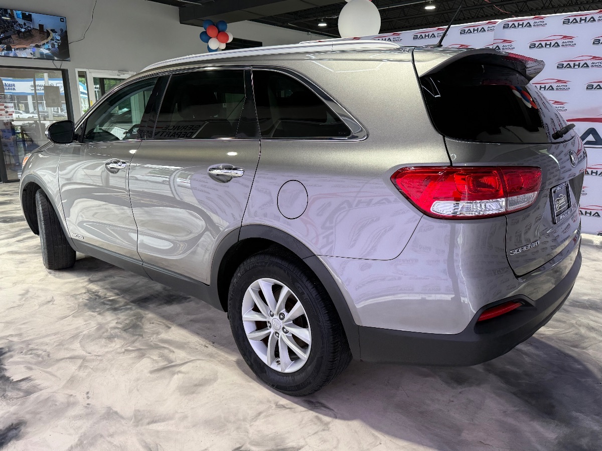 2017 Kia Sorento LX V6 photo 11