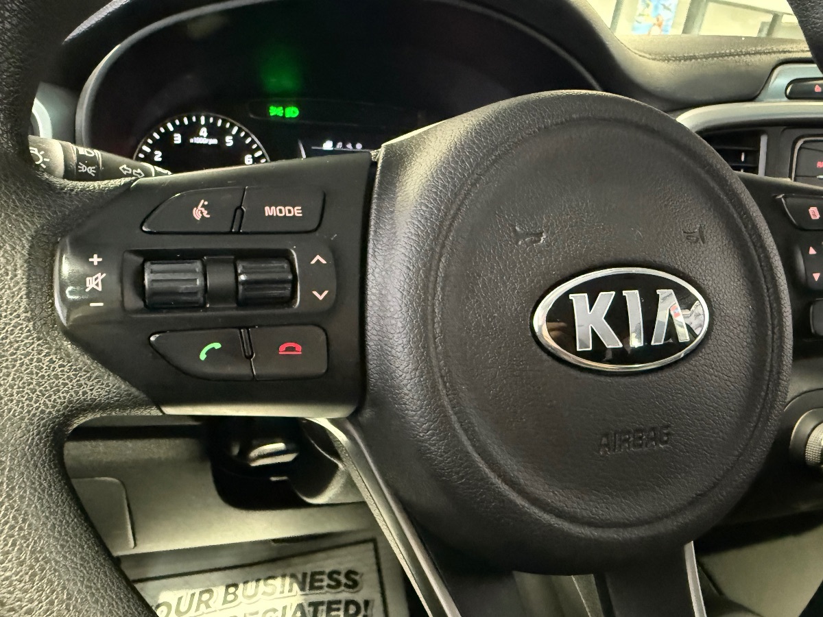 2017 Kia Sorento LX V6 photo 18
