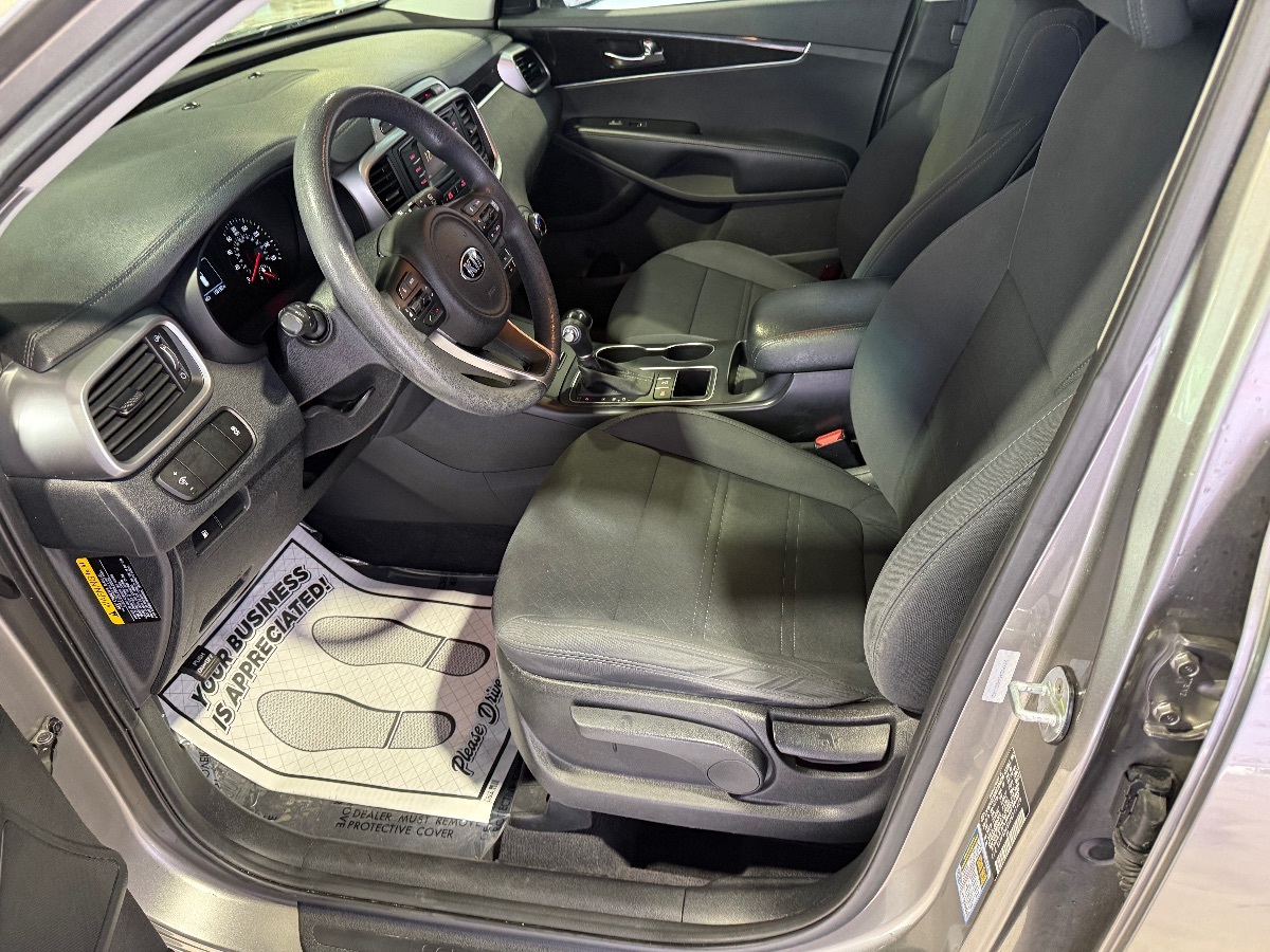 2017 Kia Sorento LX V6 photo 31