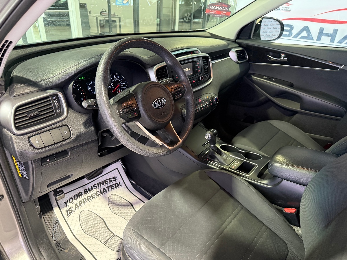 2017 Kia Sorento LX V6 photo 32