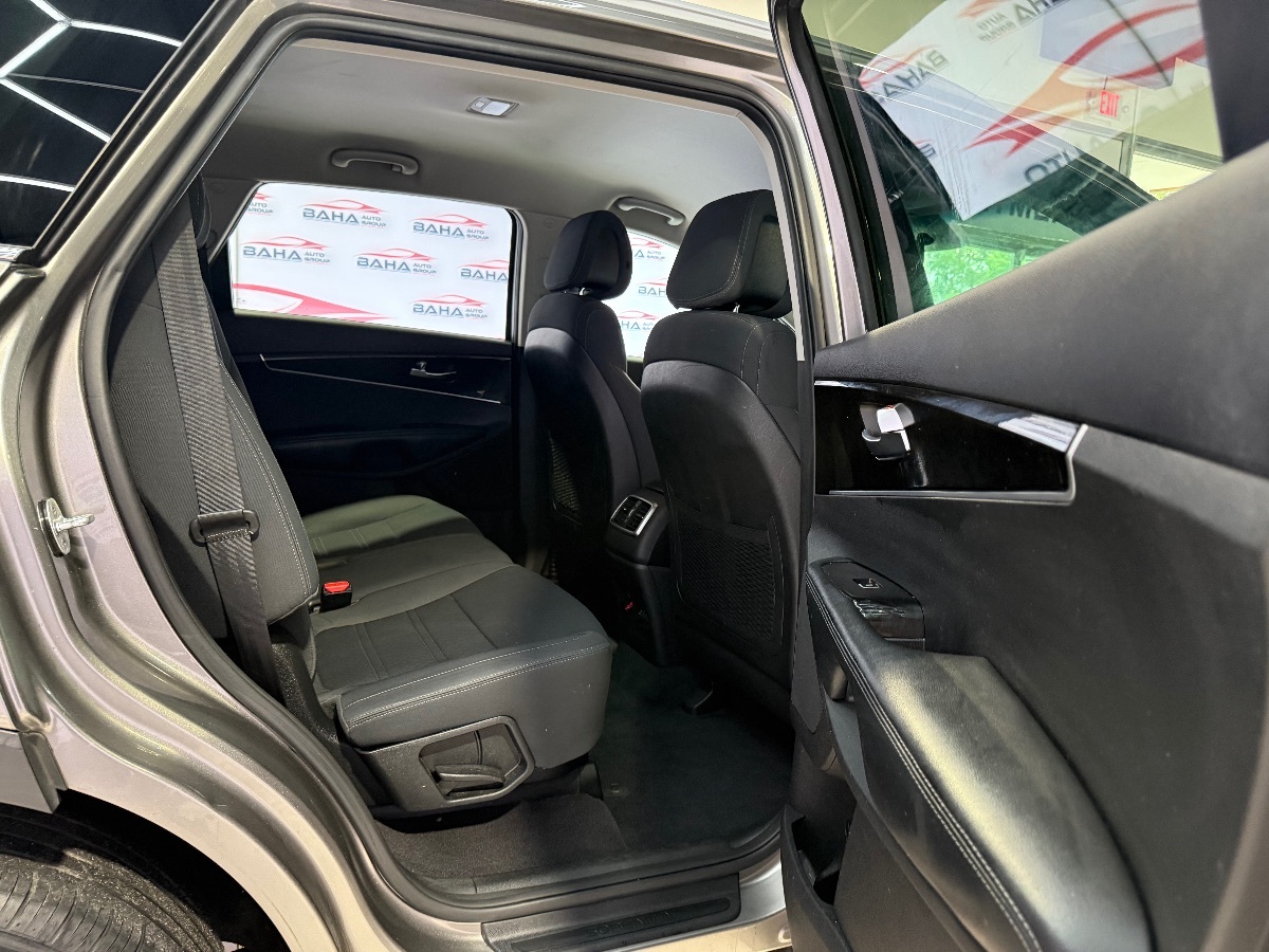2017 Kia Sorento LX V6 photo 43