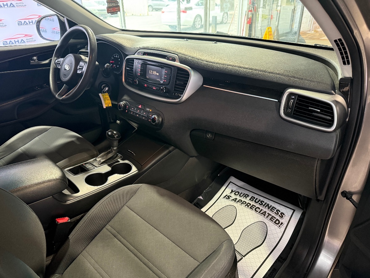 2017 Kia Sorento LX V6 photo 46
