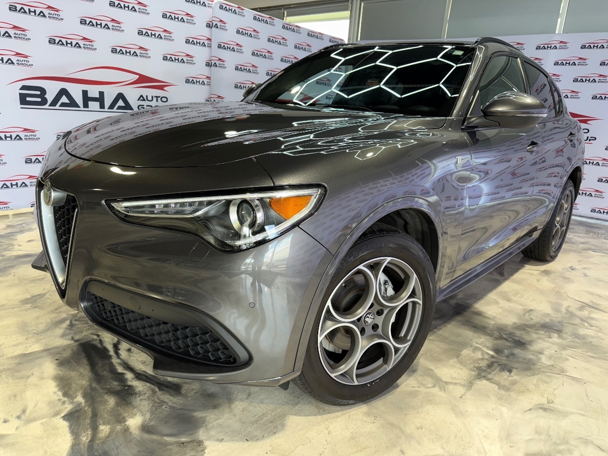 2022 Alfa Romeo Stelvio Ti photo 2